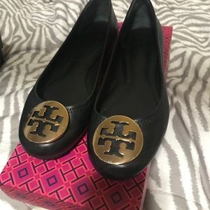 Women flat shoes